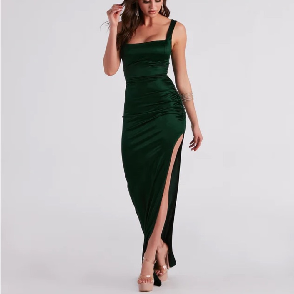 WINDSOR Lia Ruched Satin High Slit Formal Dress in Green